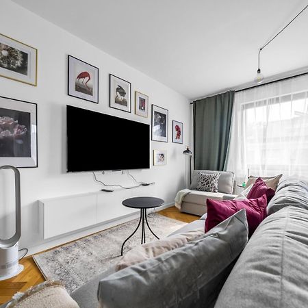 Skierniewicka Apt - Parking, Workspace, Balcony - By Rentujemy Varsavia Esterno foto