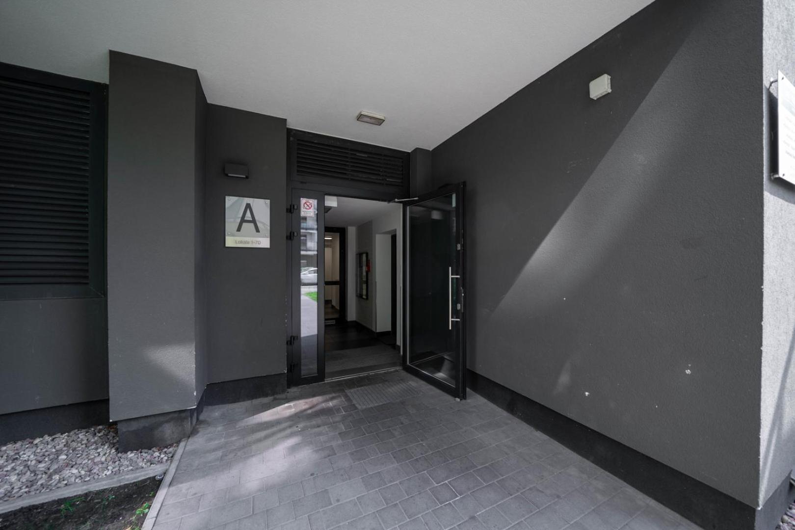 Skierniewicka Apt - Parking, Workspace, Balcony - By Rentujemy Varsavia Esterno foto